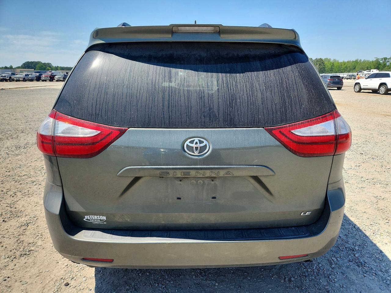 Toyota Sienna Le