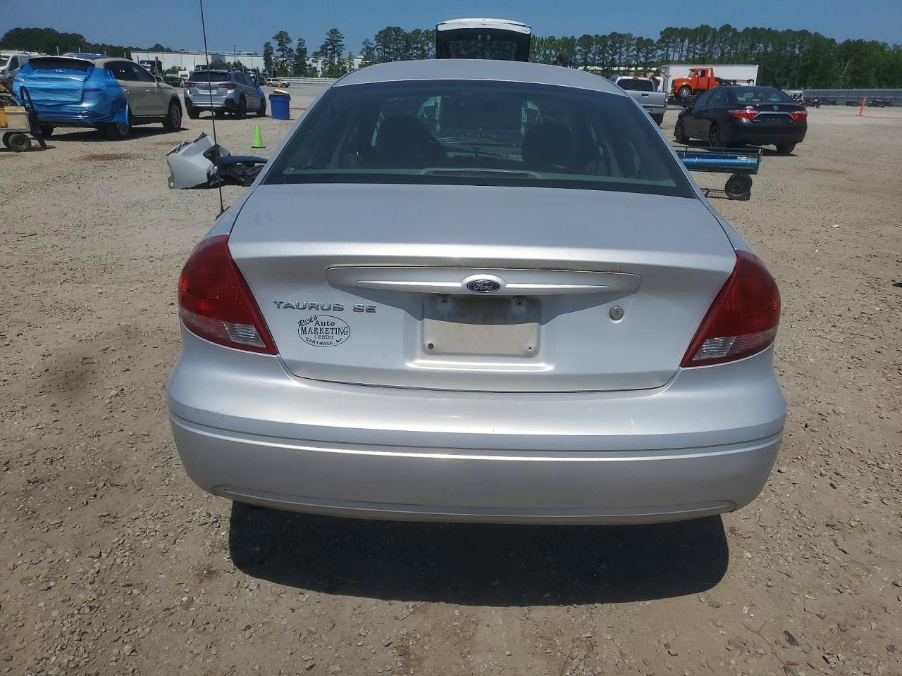 Ford Taurus Se