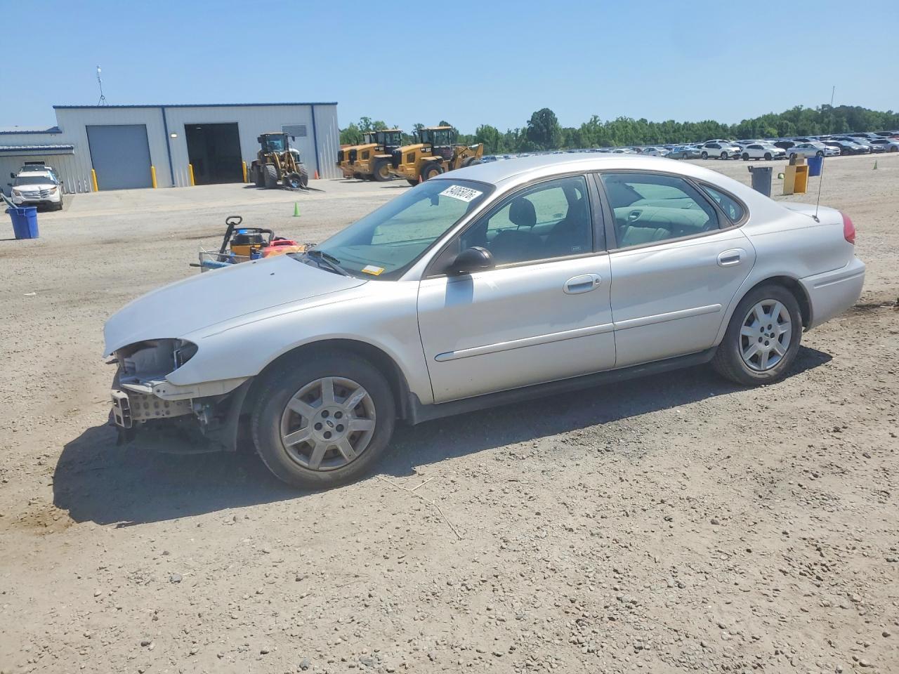 Salvage Ford Taurus Image