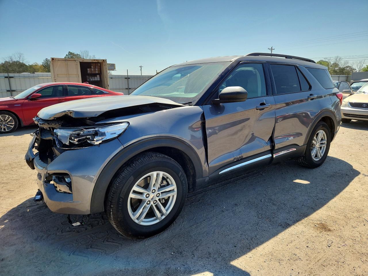 Salvage Ford Explorer Image