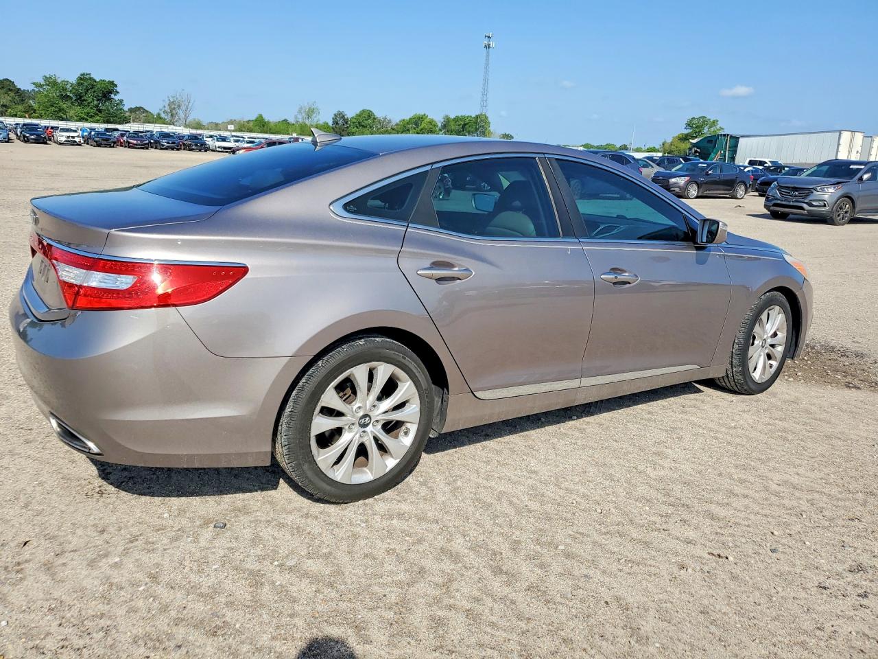 Hyundai Azera Base Base
