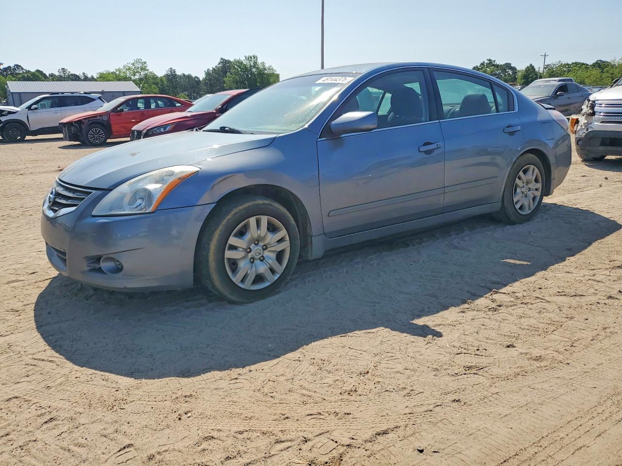 Salvage Nissan Altima Image