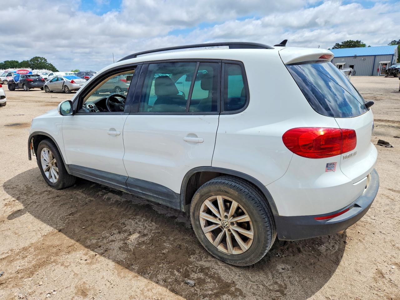 Volkswagen Tiguan S