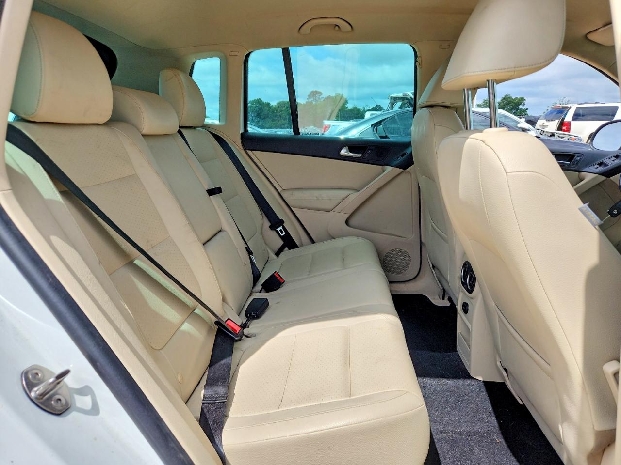 Volkswagen Tiguan S
