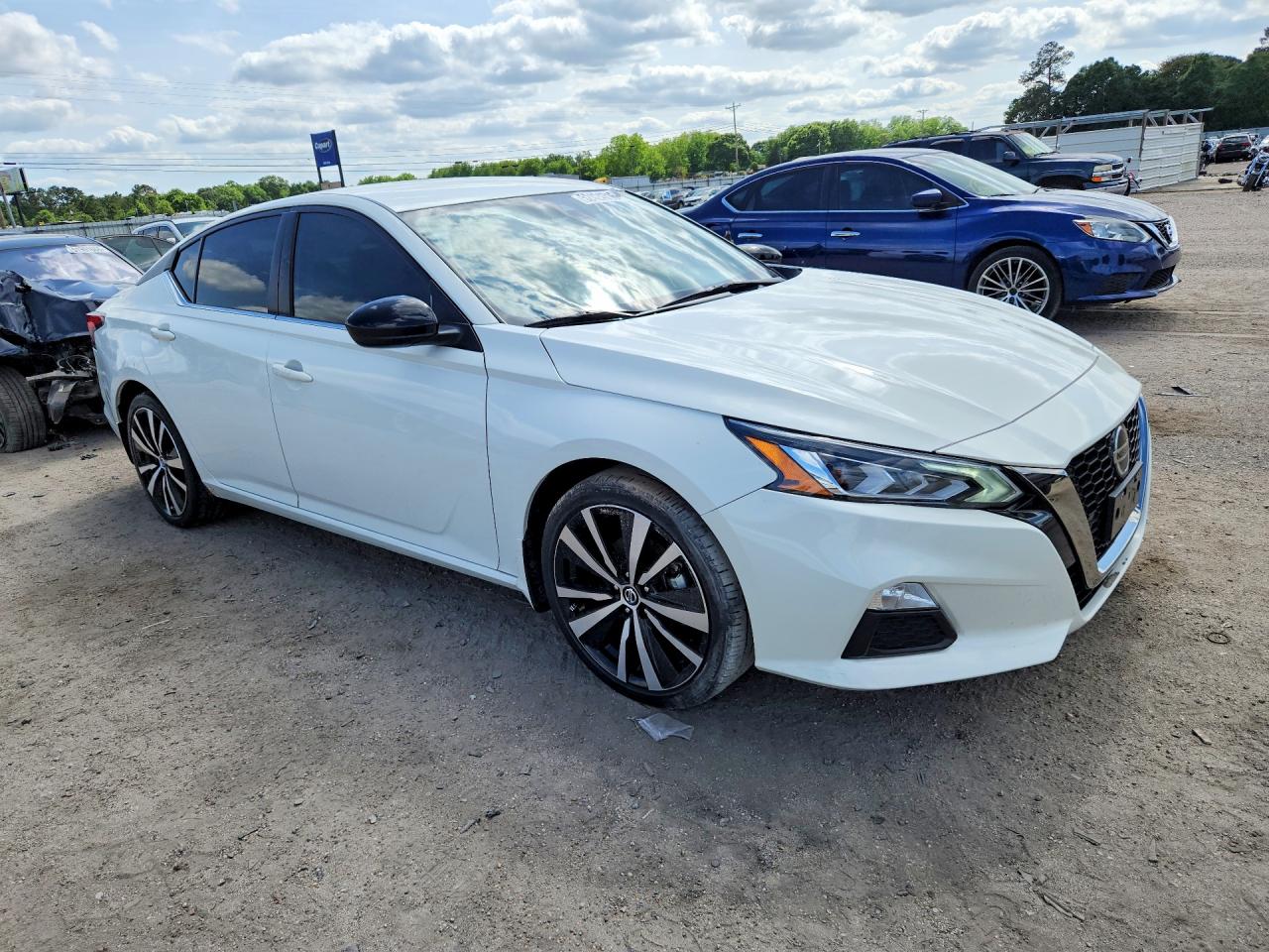 Nissan Altima Sr