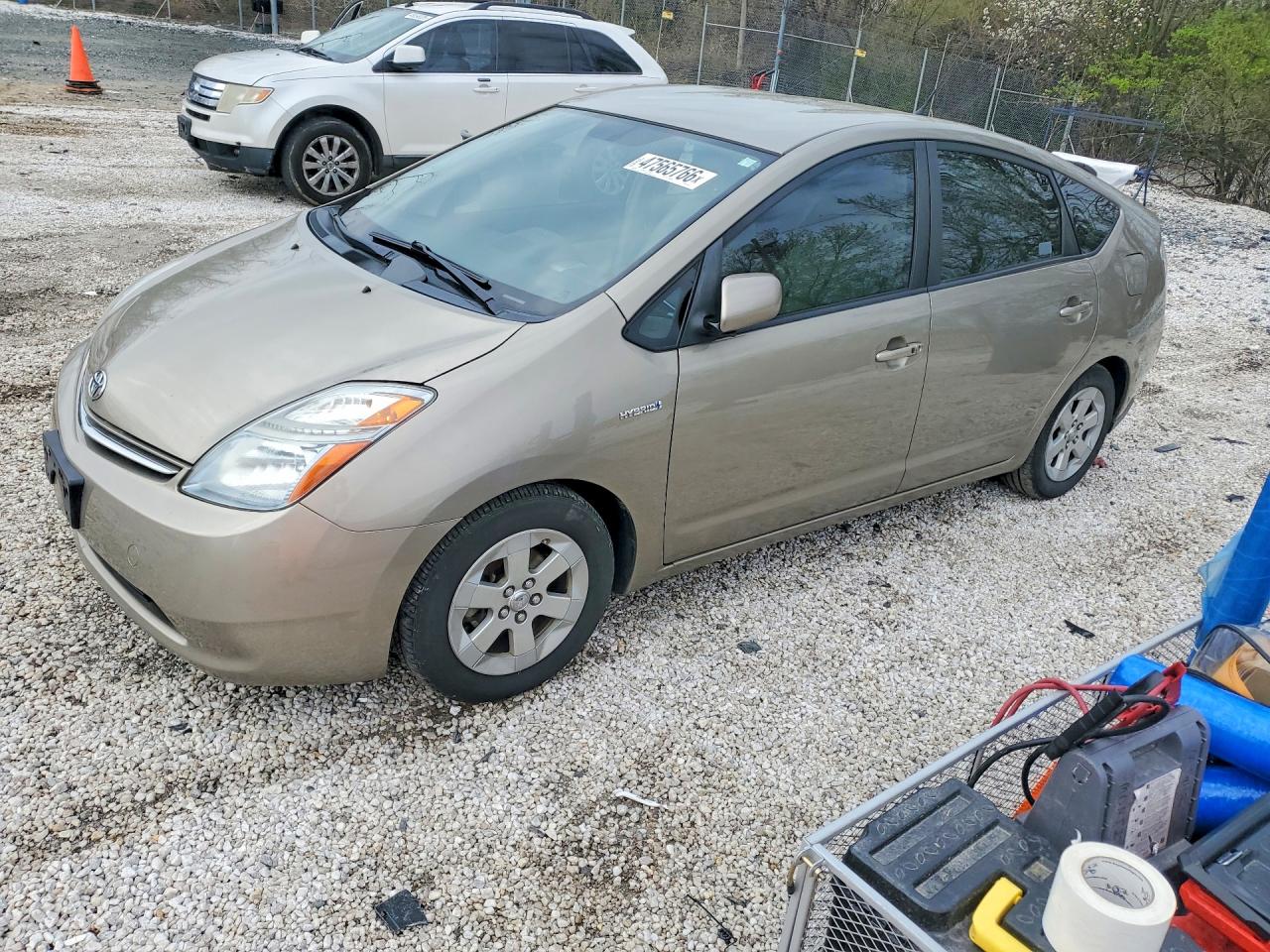 Salvage Toyota Prius Image