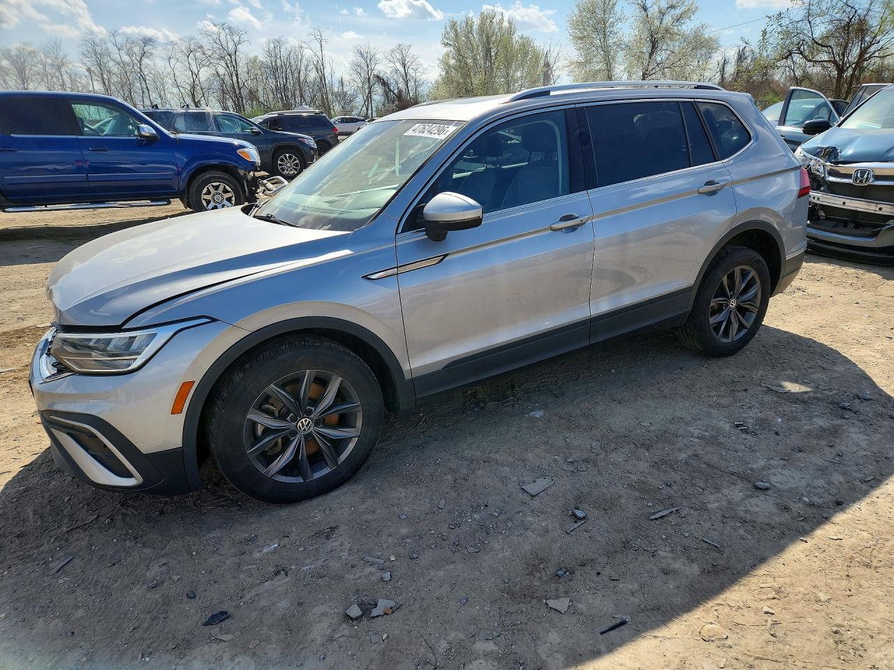 Salvage Volkswagen Tiguan Image