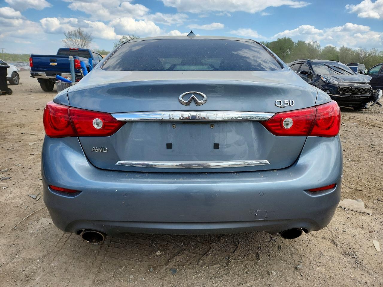 INFINITI Q50 Premium