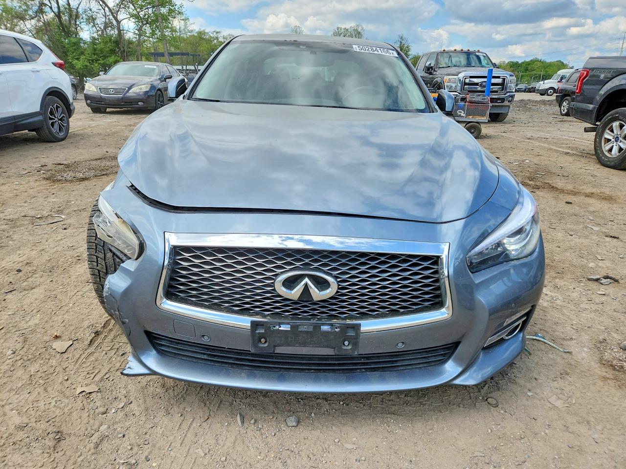 INFINITI Q50 Premium