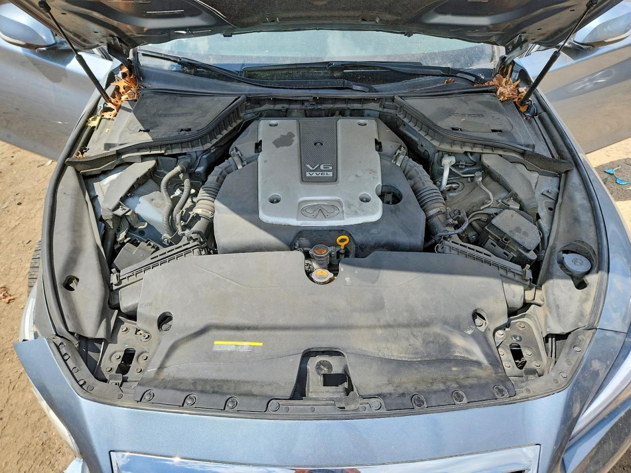 INFINITI Q50 Premium