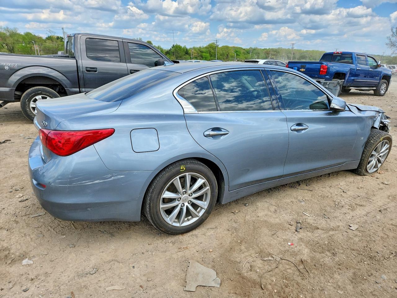 INFINITI Q50 Premium