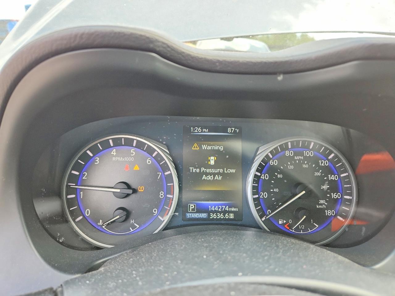 INFINITI Q50 Premium