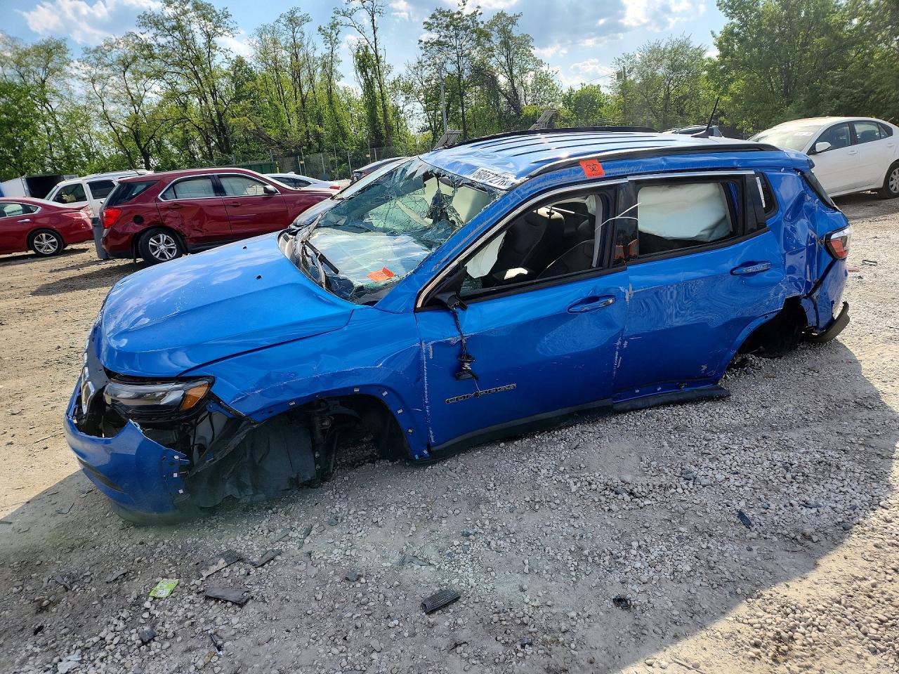 Salvage Jeep Compass Image