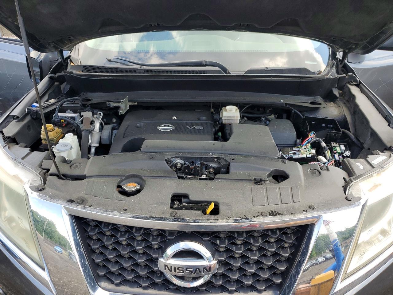 Nissan Pathfinder Sv