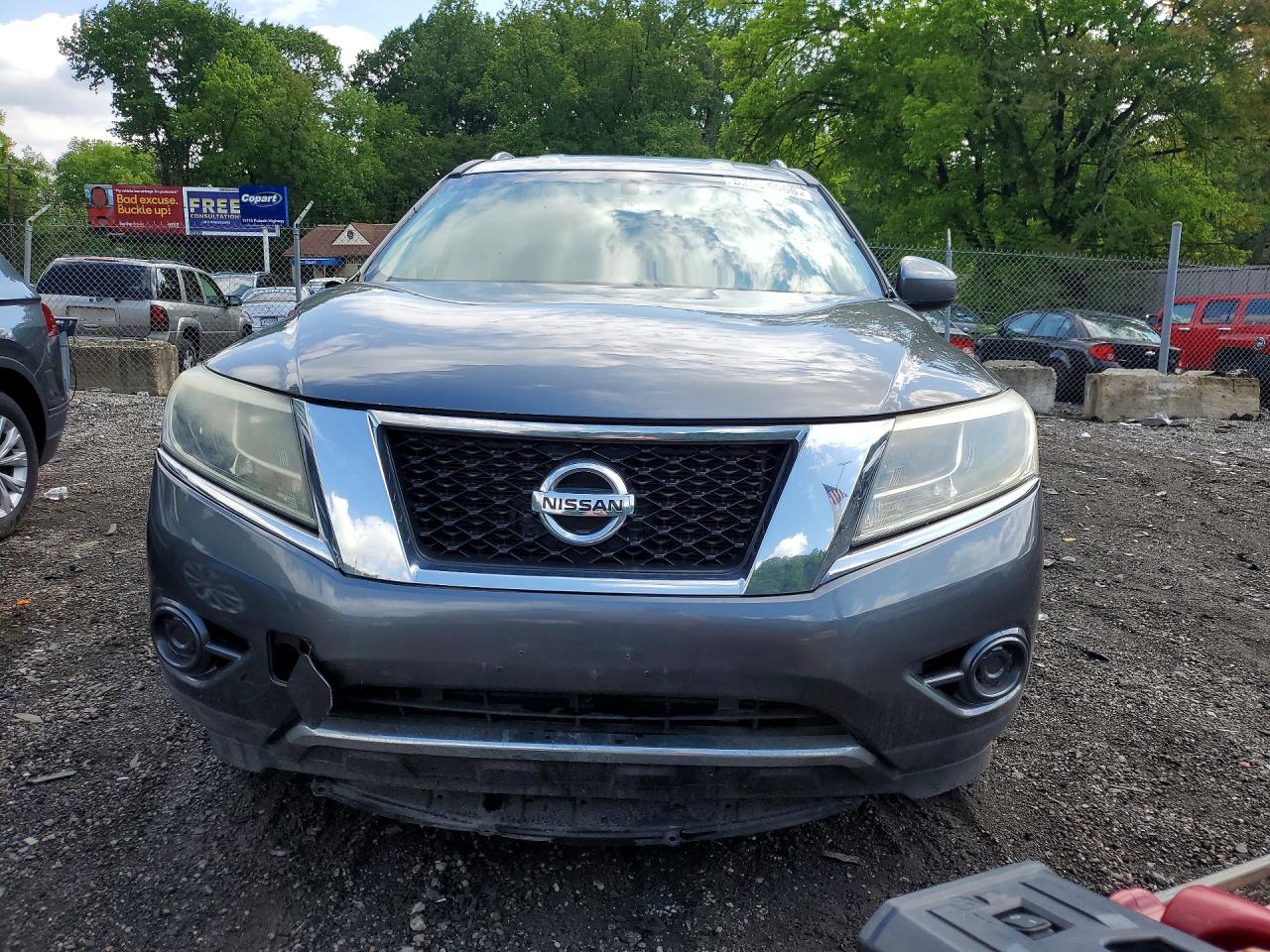 Nissan Pathfinder Sv
