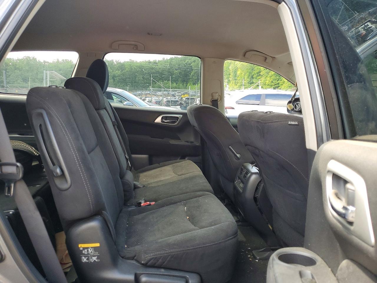 Nissan Pathfinder Sv