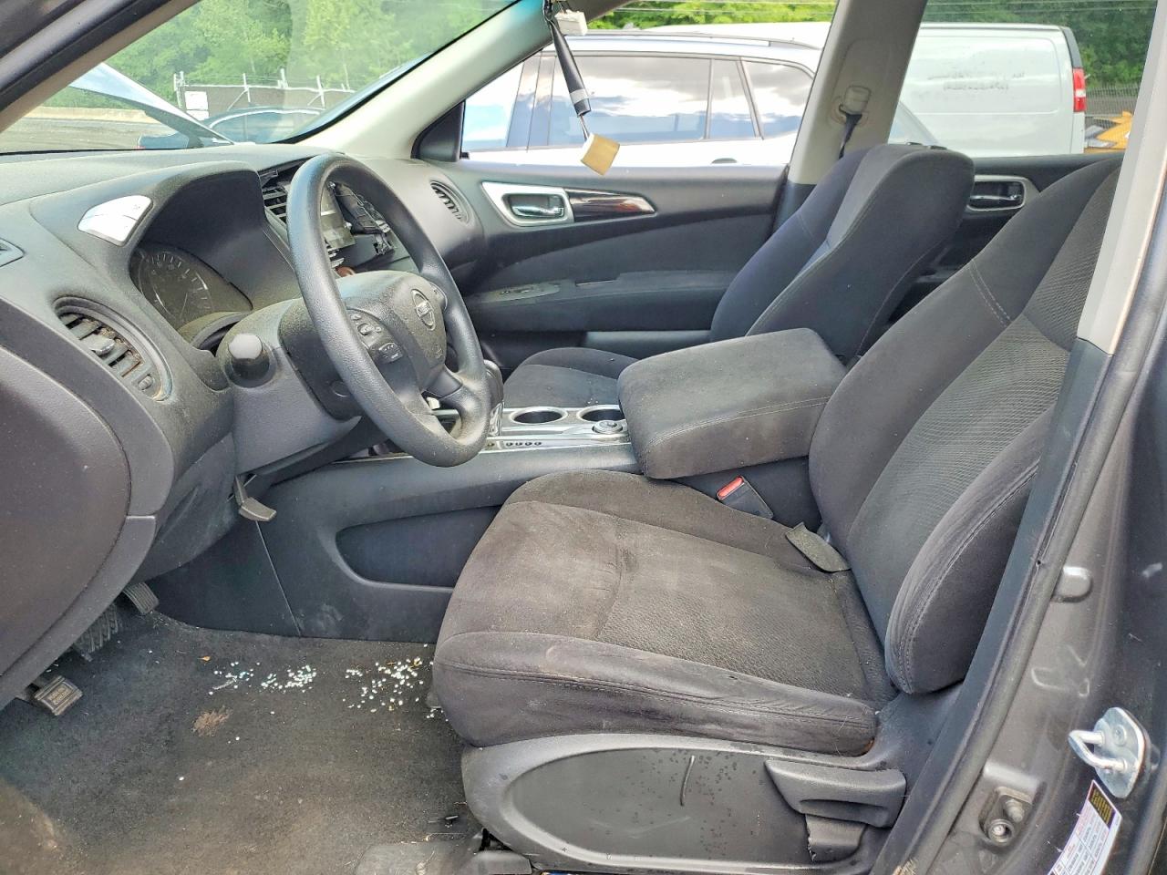 Nissan Pathfinder Sv