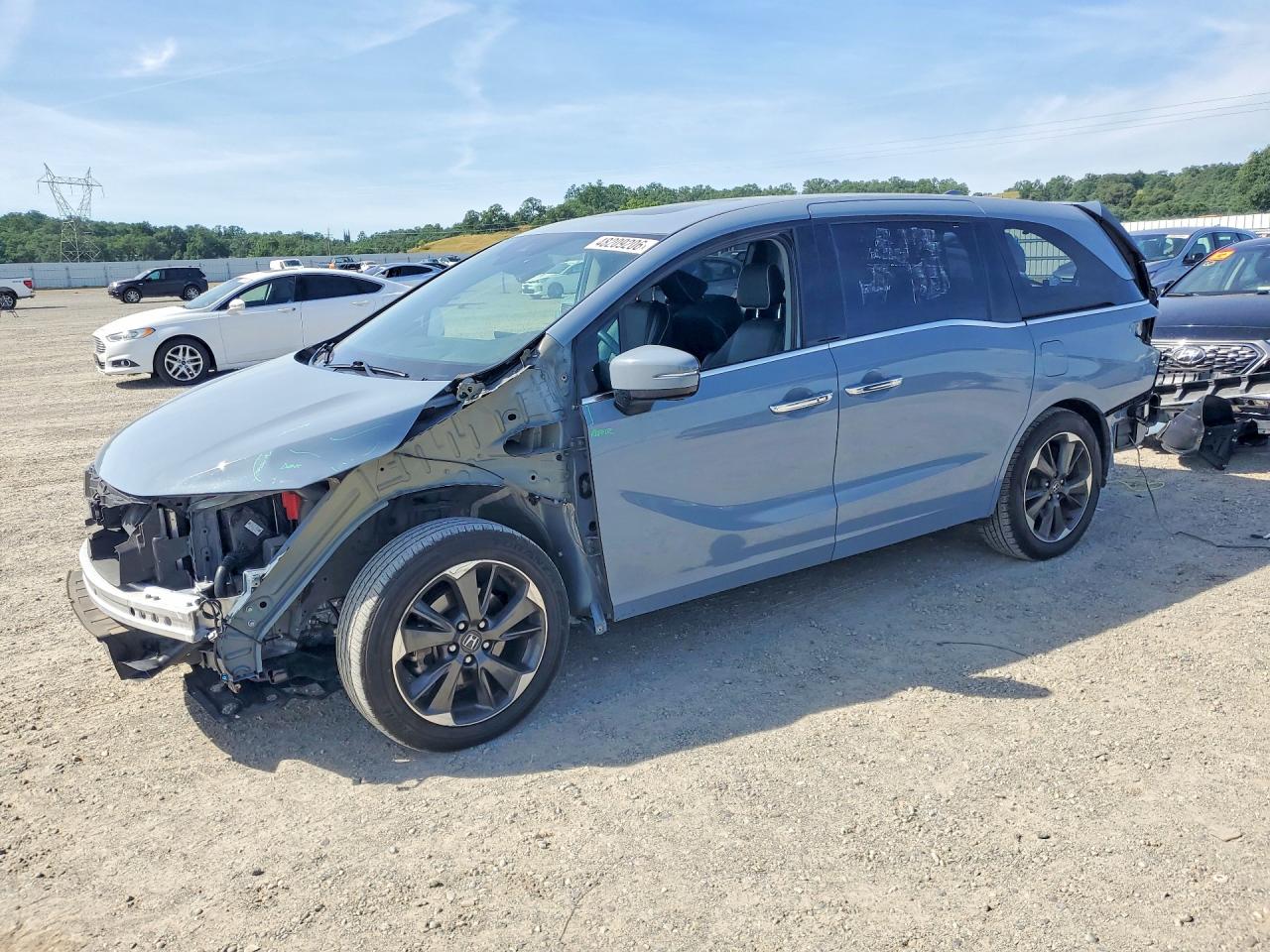 Salvage Honda Odyssey Image
