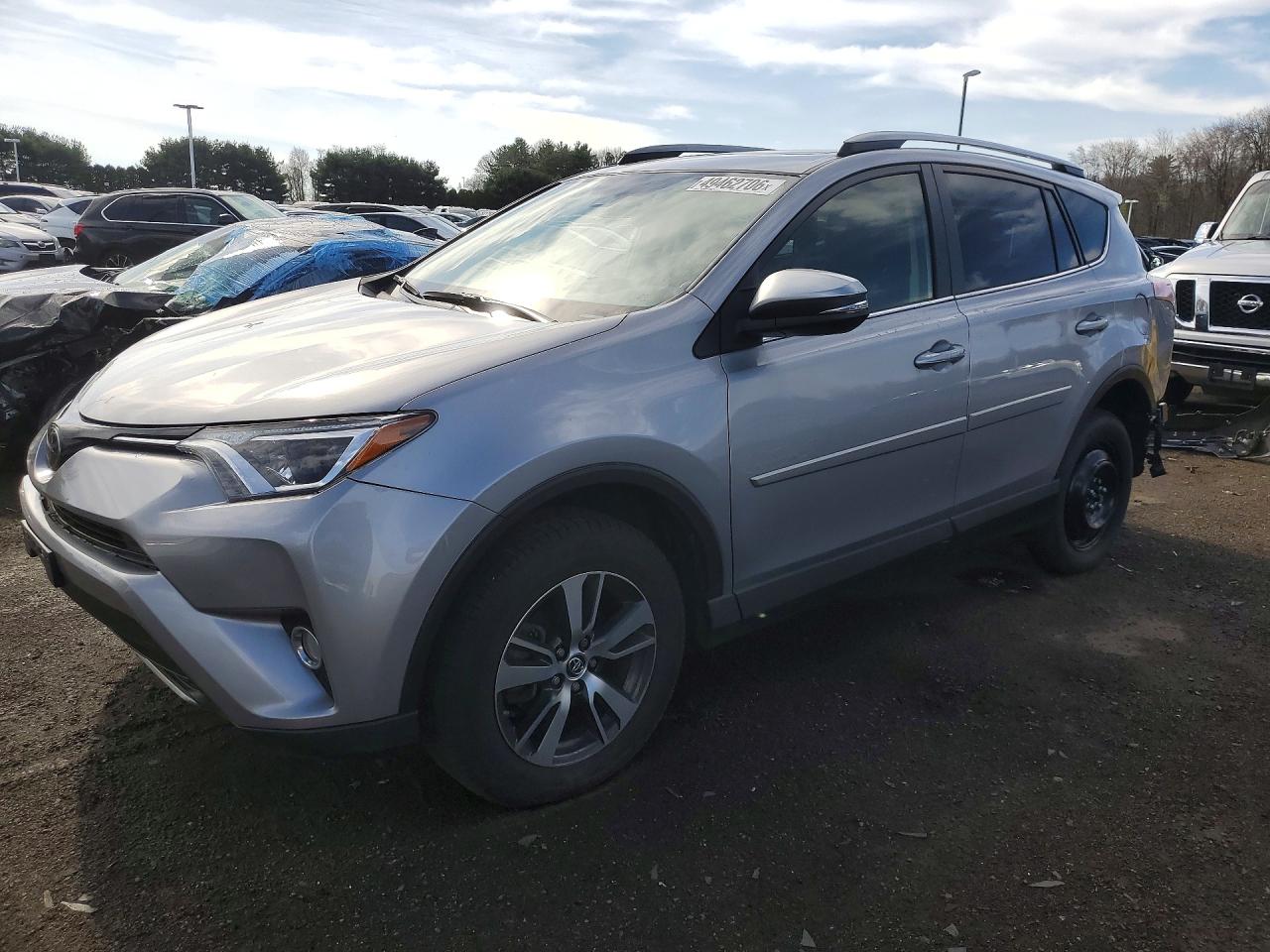 Salvage Toyota RAV4 Image