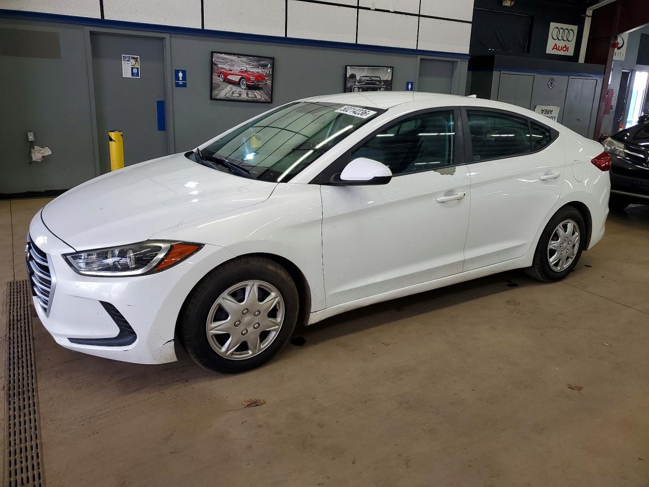 Salvage Hyundai ELANTRA Image