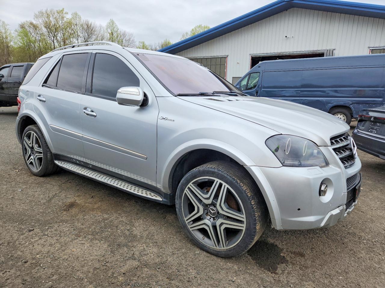 Mercedes-Benz M-Class 550 4matic