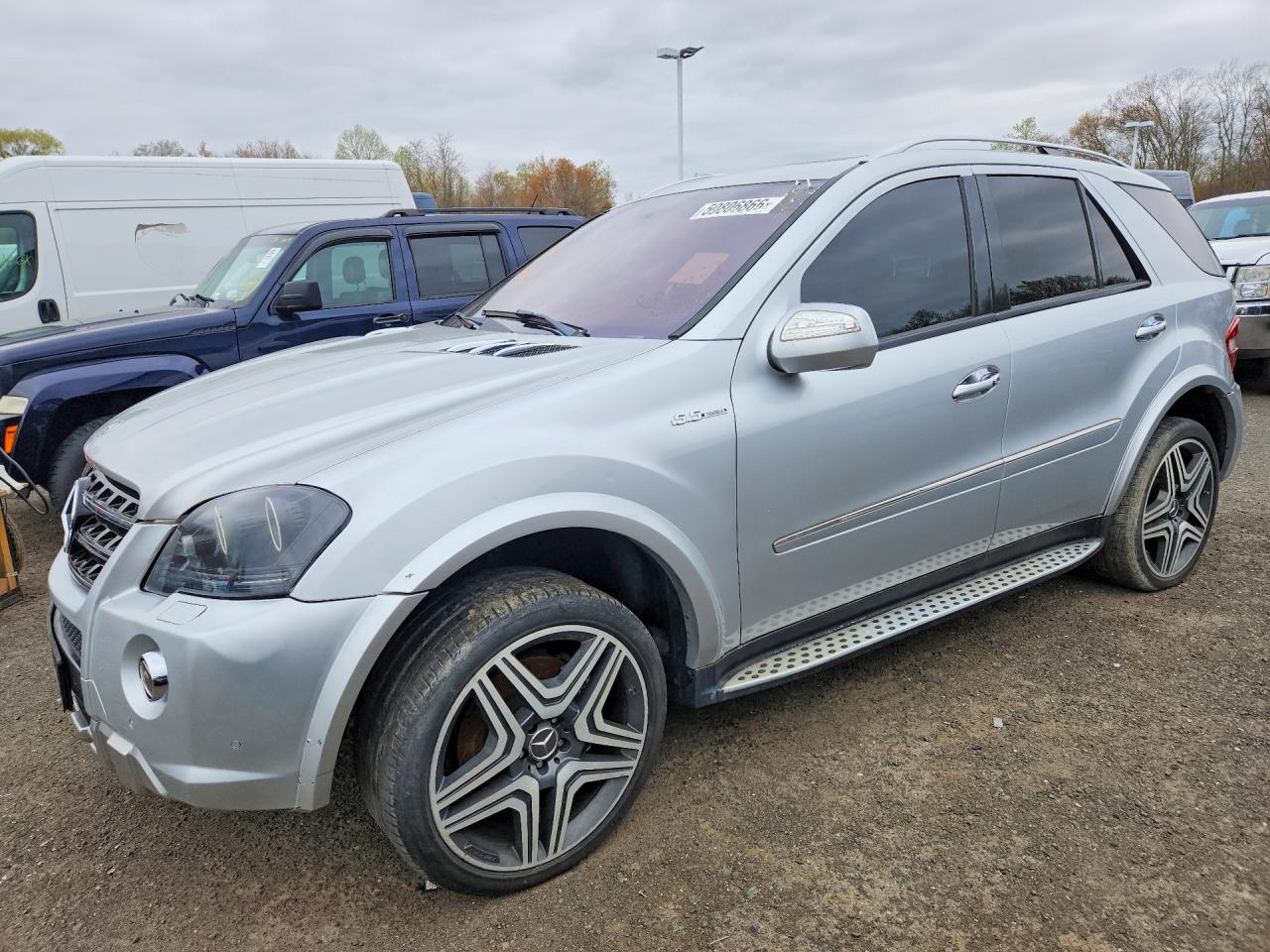 Salvage Mercedes-Benz M-Class Image