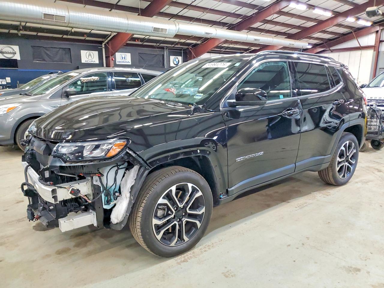 Salvage Jeep Compass Image