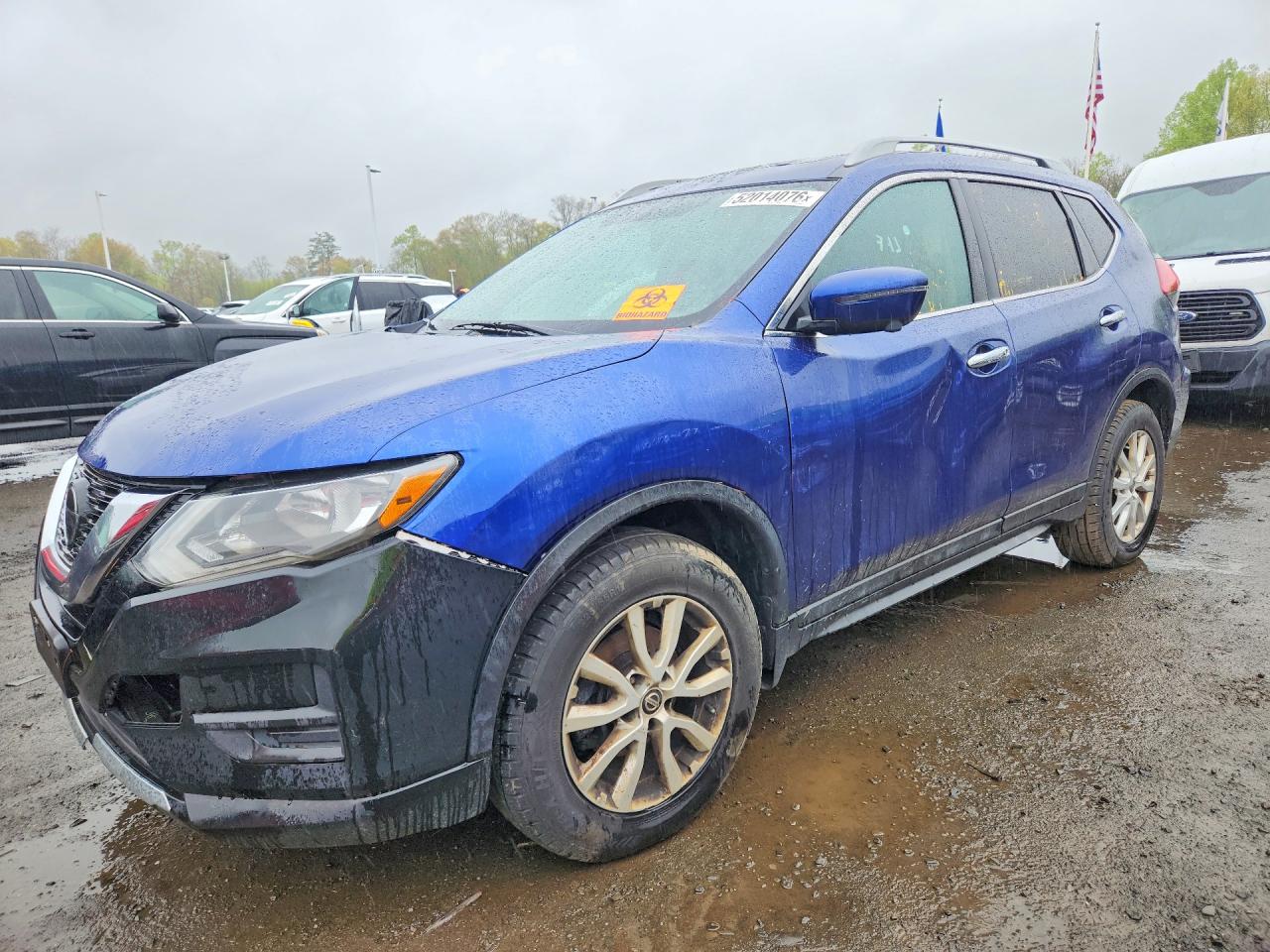 Salvage Nissan Rogue Image