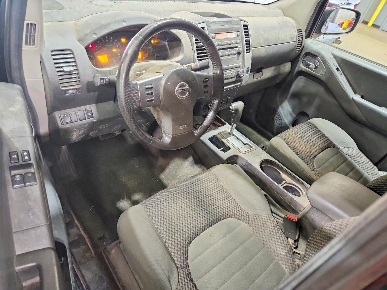 Nissan Frontier Sv V6