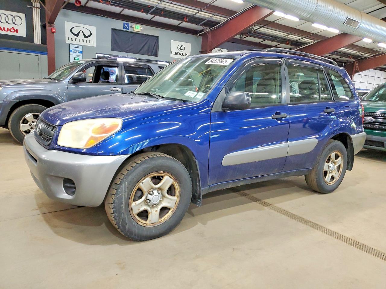 Salvage Toyota RAV4 Image