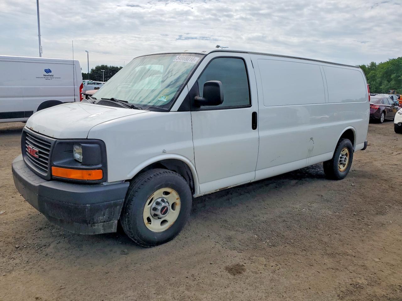 Salvage GMC Savana Image