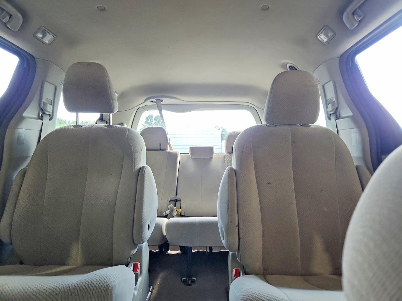 Toyota Sienna Le
