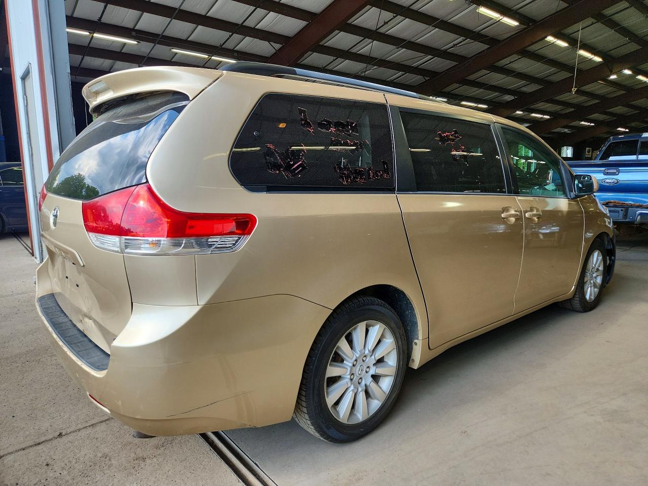 Toyota Sienna Le