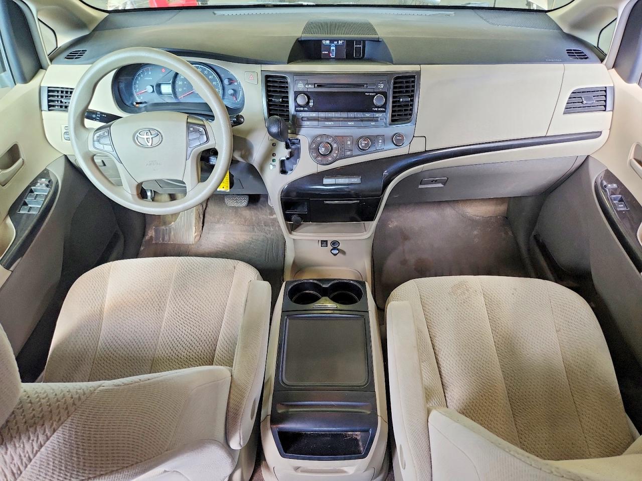 Toyota Sienna Le