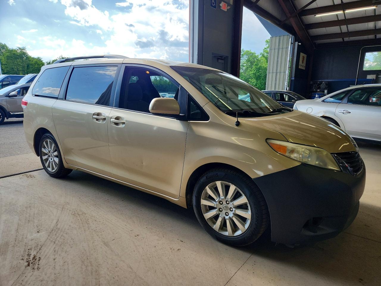 Toyota Sienna Le