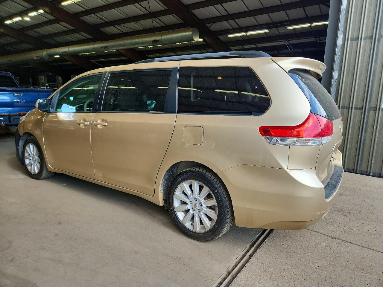Toyota Sienna Le