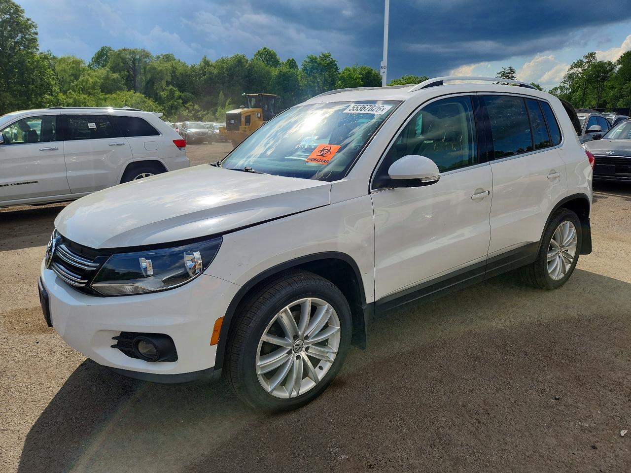 Salvage Volkswagen Tiguan Image