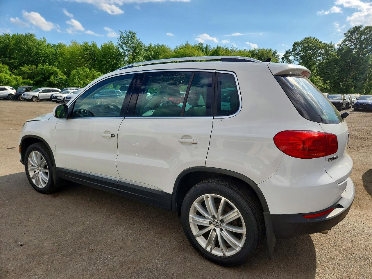 Volkswagen Tiguan S