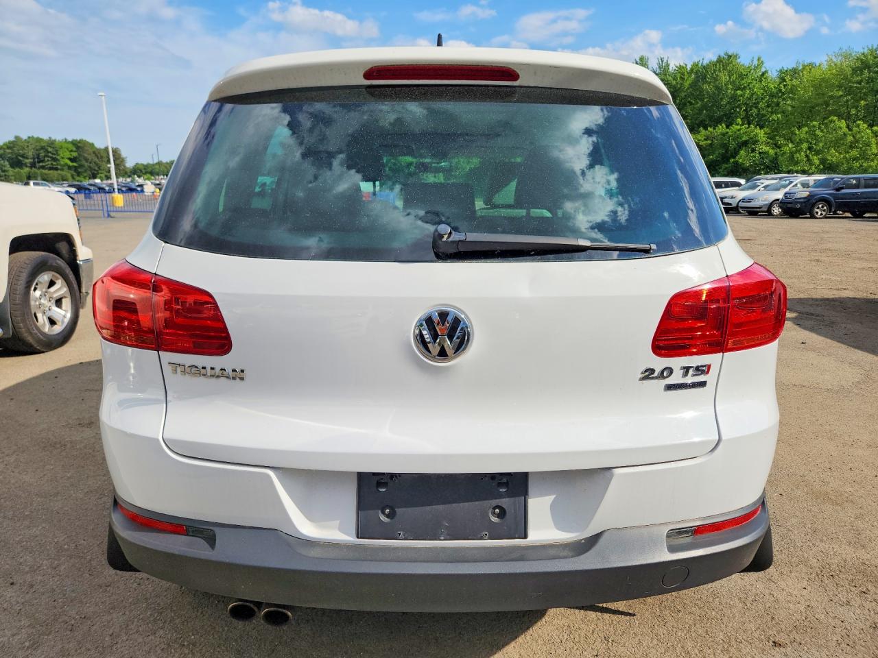 Volkswagen Tiguan S