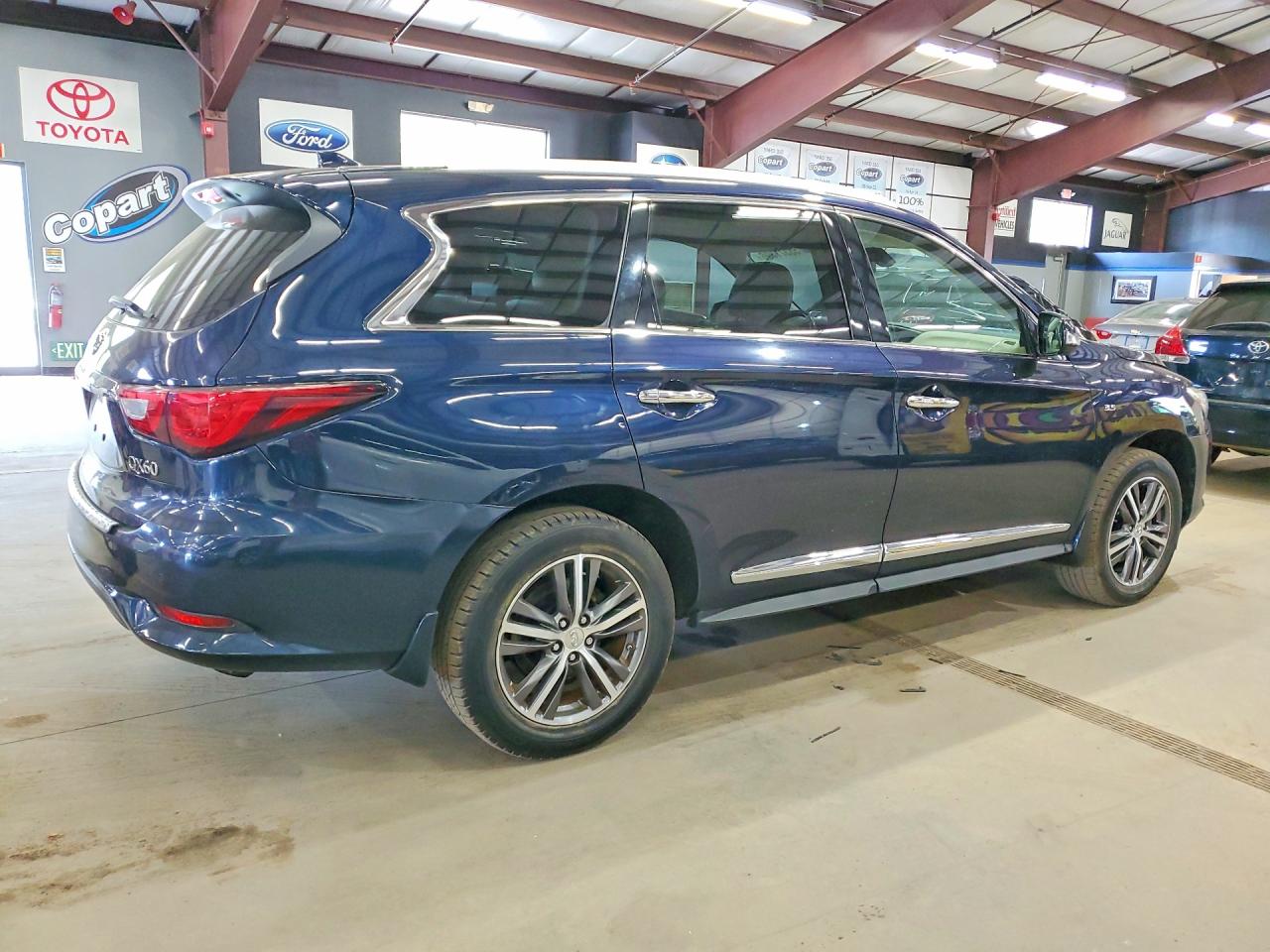 INFINITI Qx Base