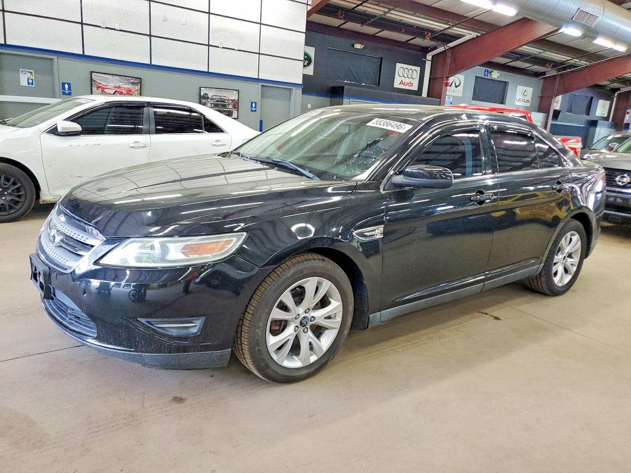 Salvage Ford Taurus Image