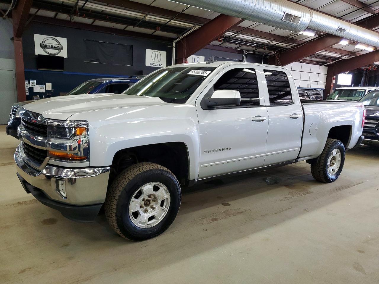 Salvage Chevrolet Silverado Image