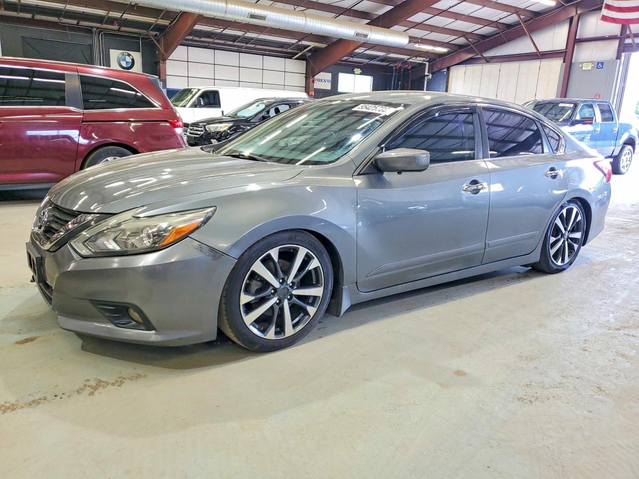 Salvage Nissan Altima Image