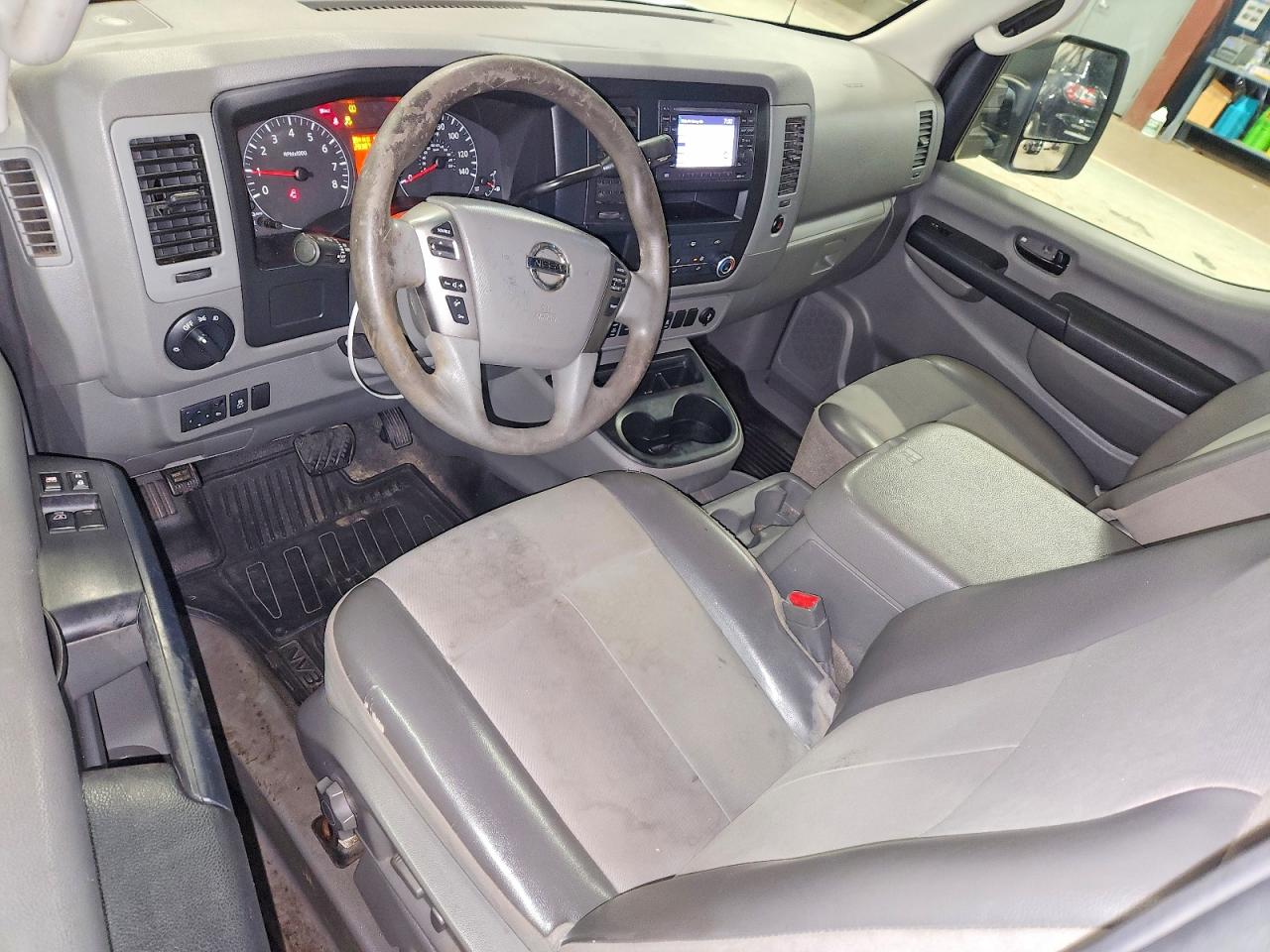 Nissan Nv 2500