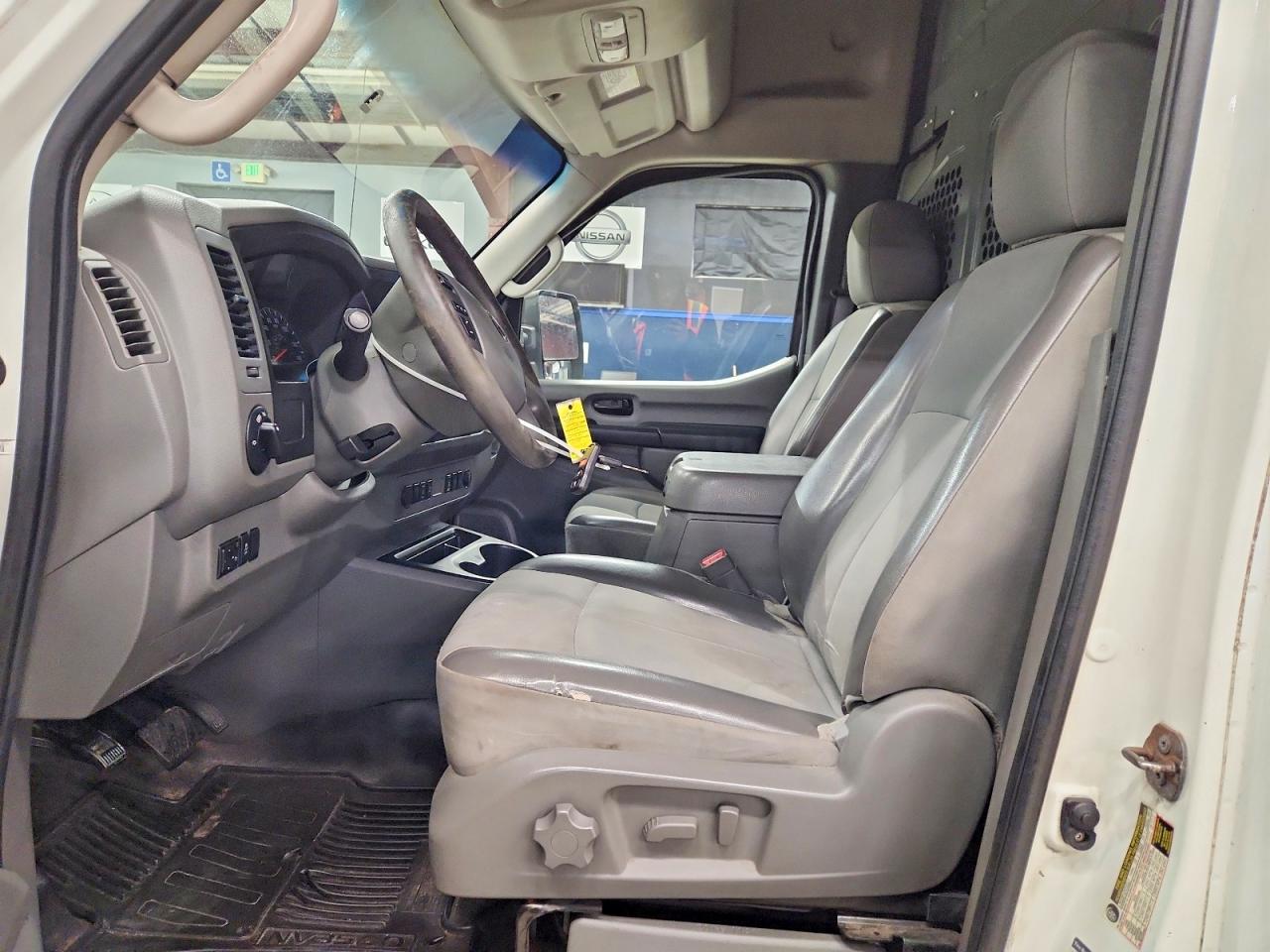 Nissan Nv 2500