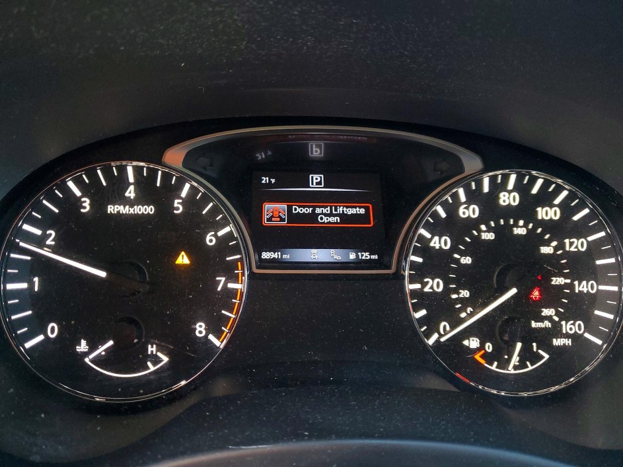 Nissan Pathfinder Sv