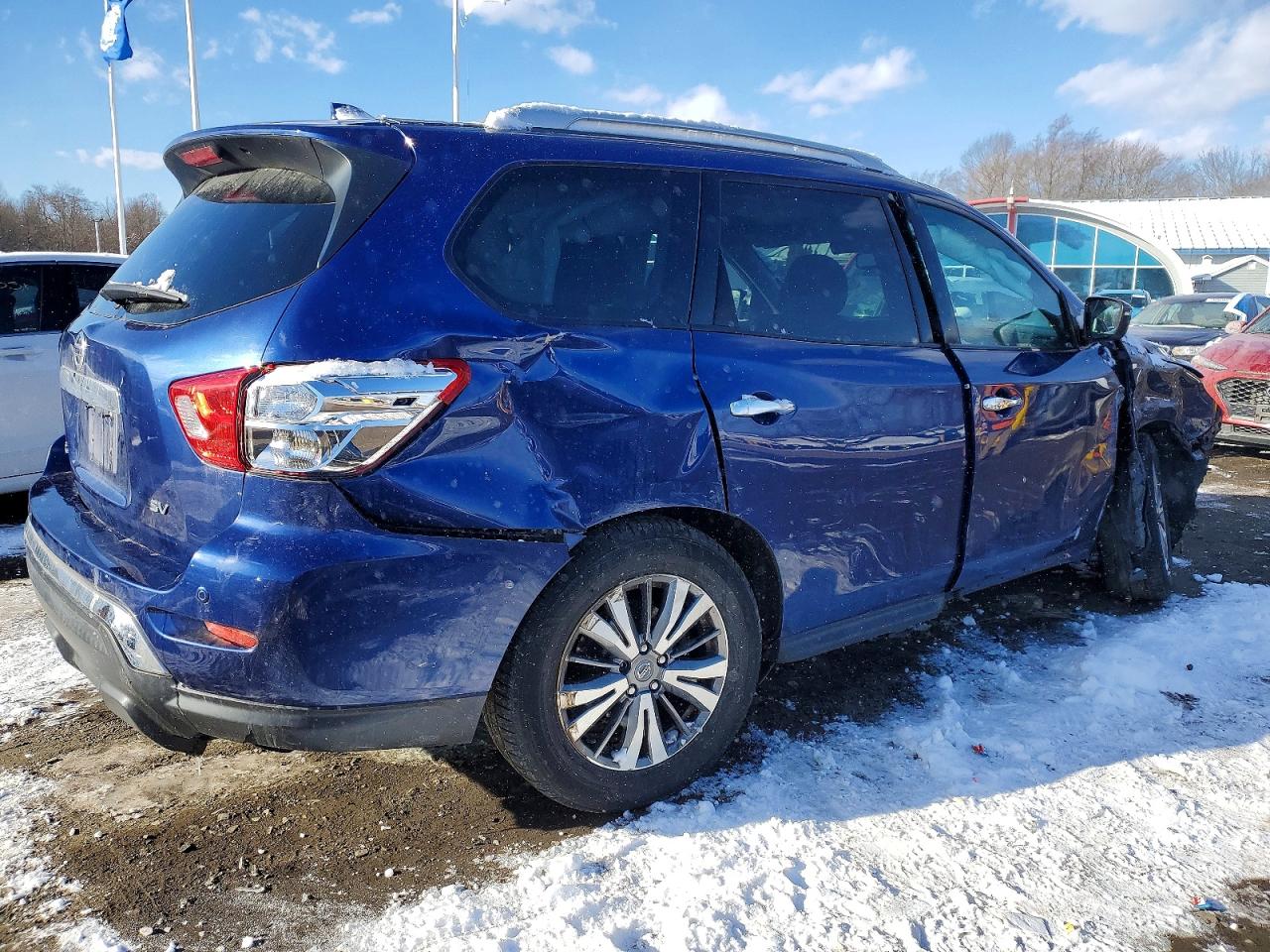 Nissan Pathfinder Sv