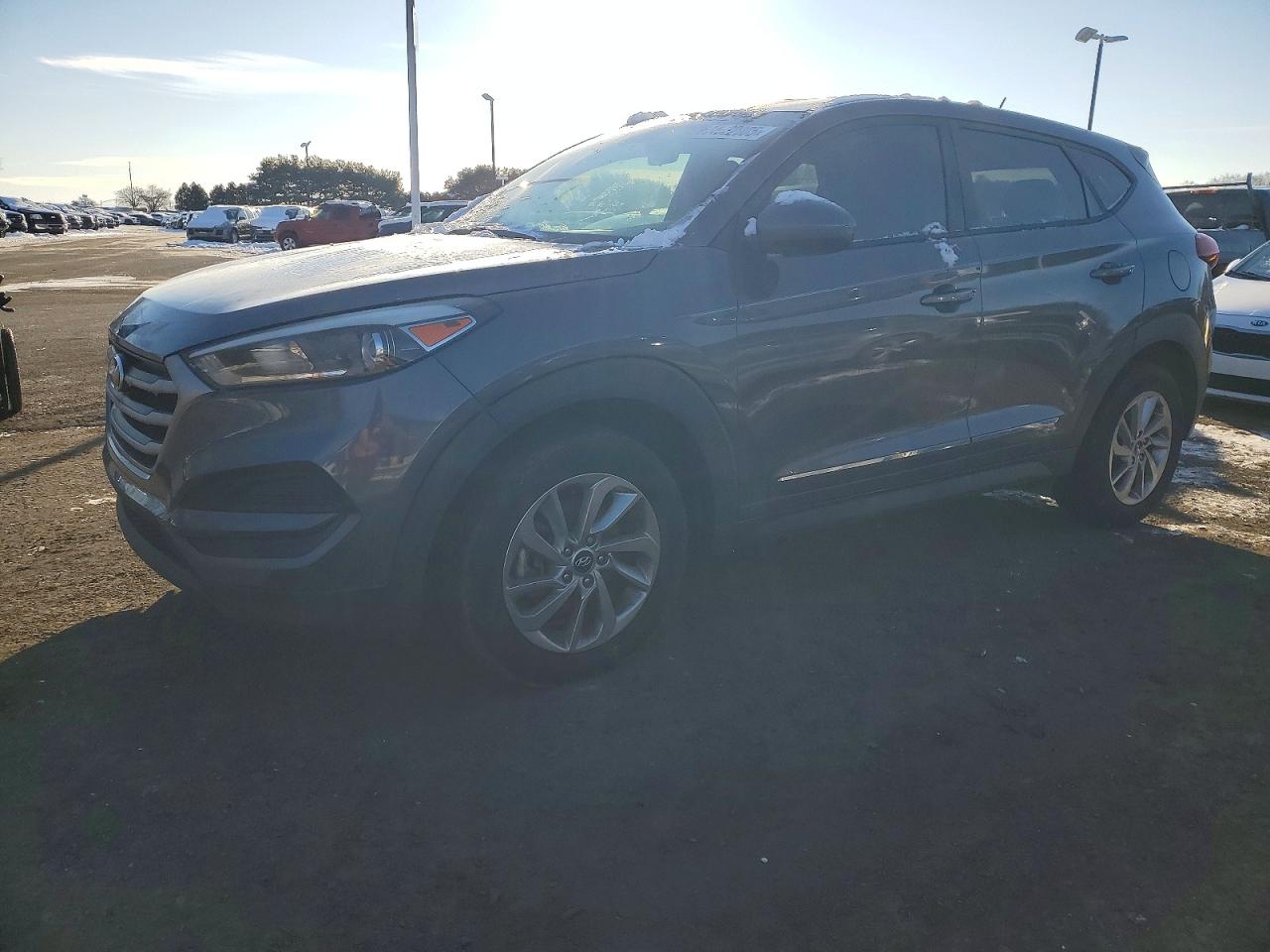 Salvage Hyundai TUCSON Image
