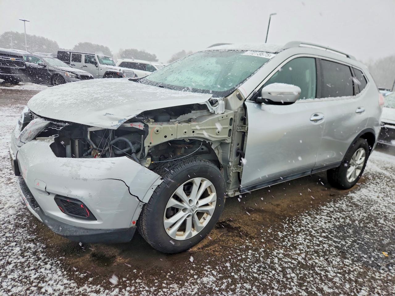 Salvage Nissan Rogue Image