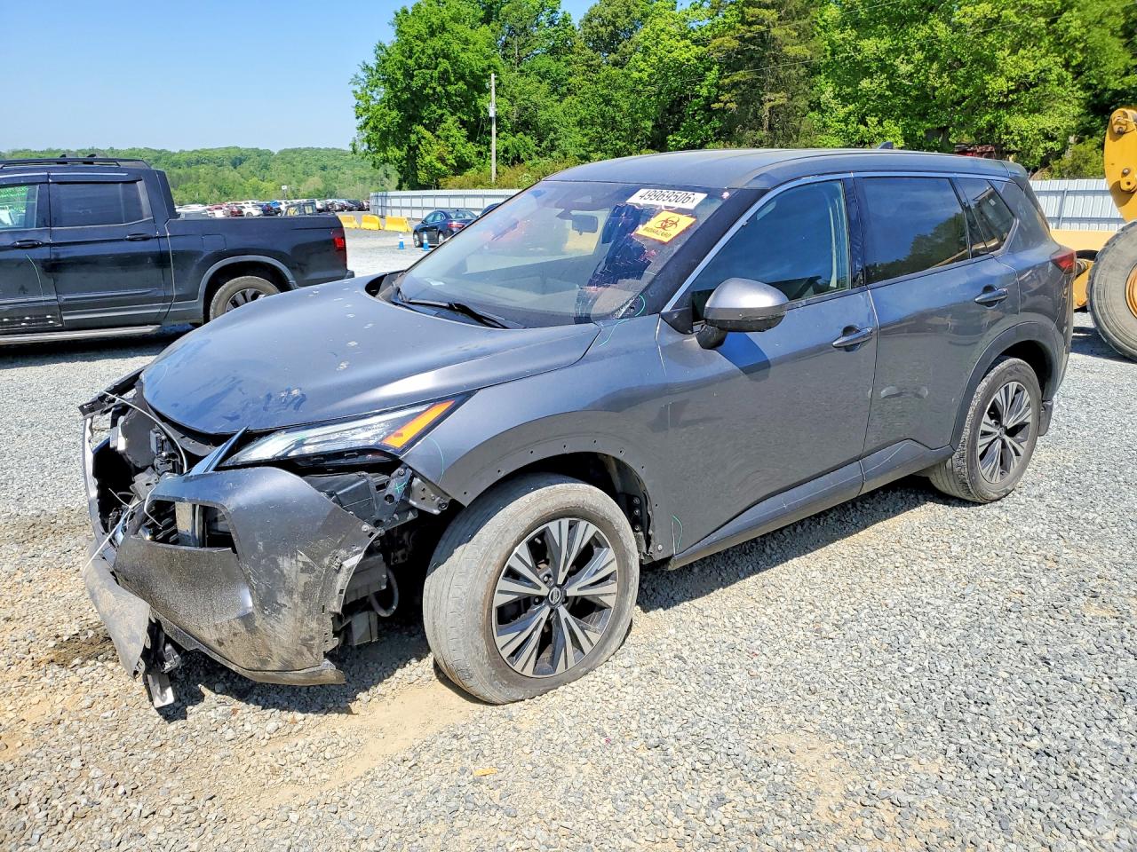 Salvage Nissan Rogue Image